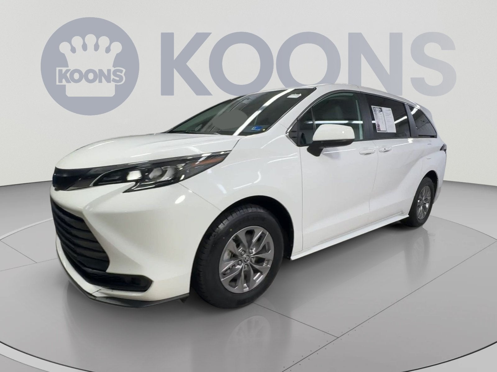 2025 Toyota Sienna LE