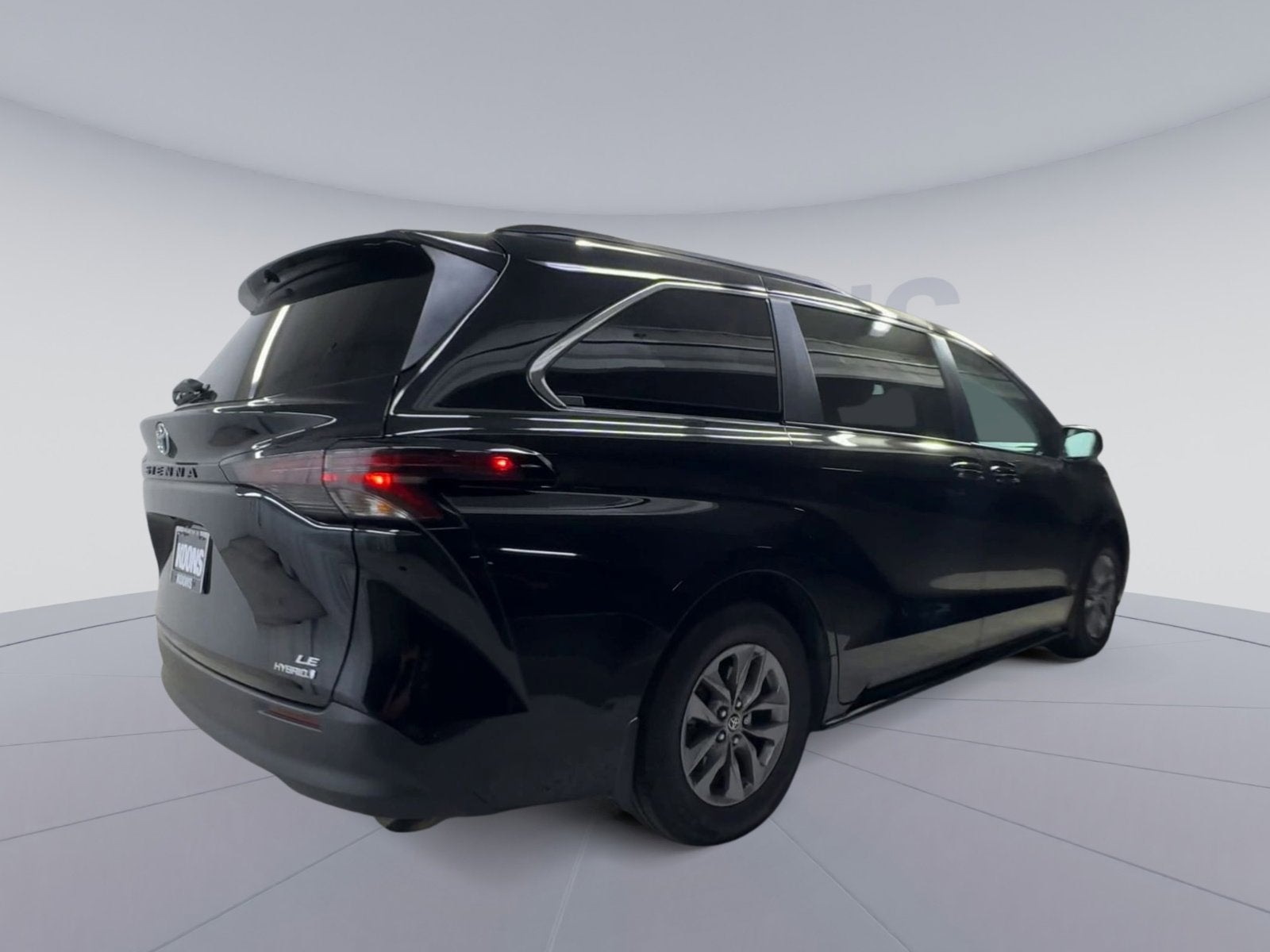 2023 Toyota Sienna LE