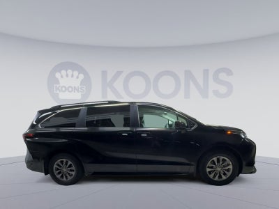 2023 Toyota Sienna LE