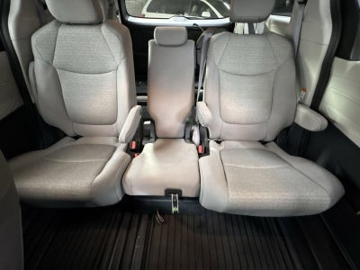 2023 Toyota Sienna LE