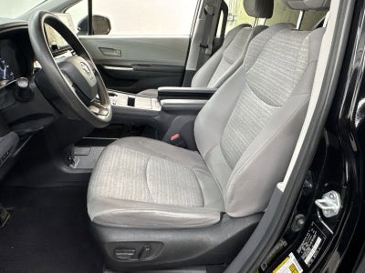 2023 Toyota Sienna LE