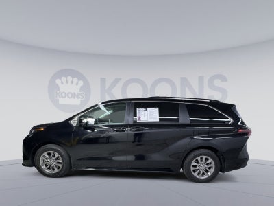 2023 Toyota Sienna LE