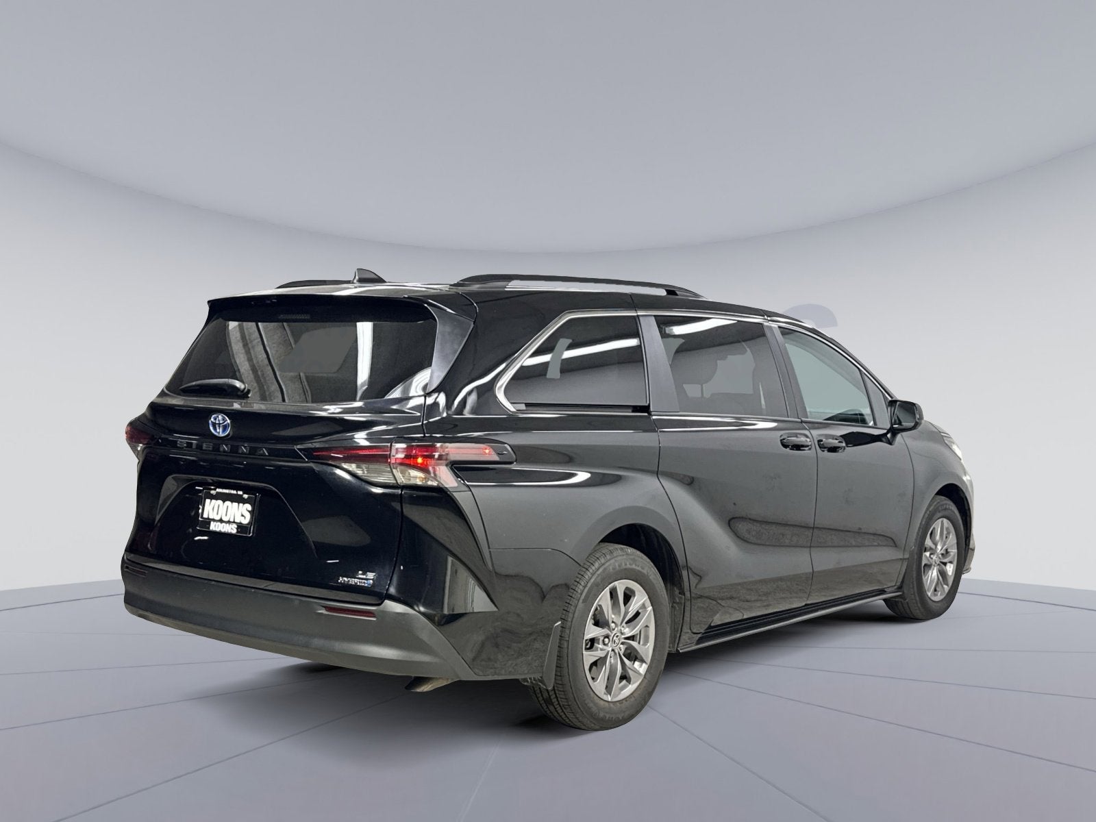 2023 Toyota Sienna LE