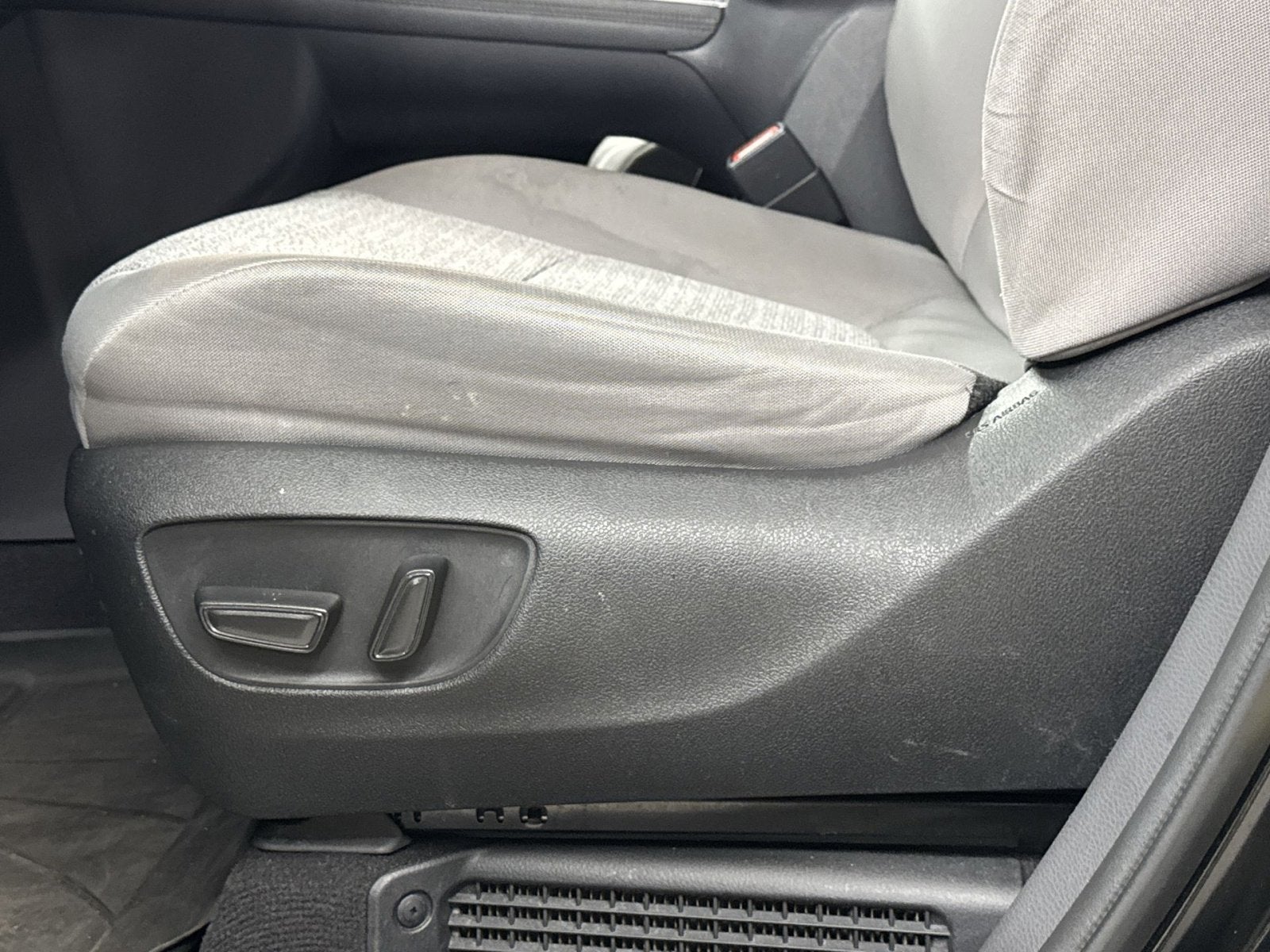 2023 Toyota Sienna LE