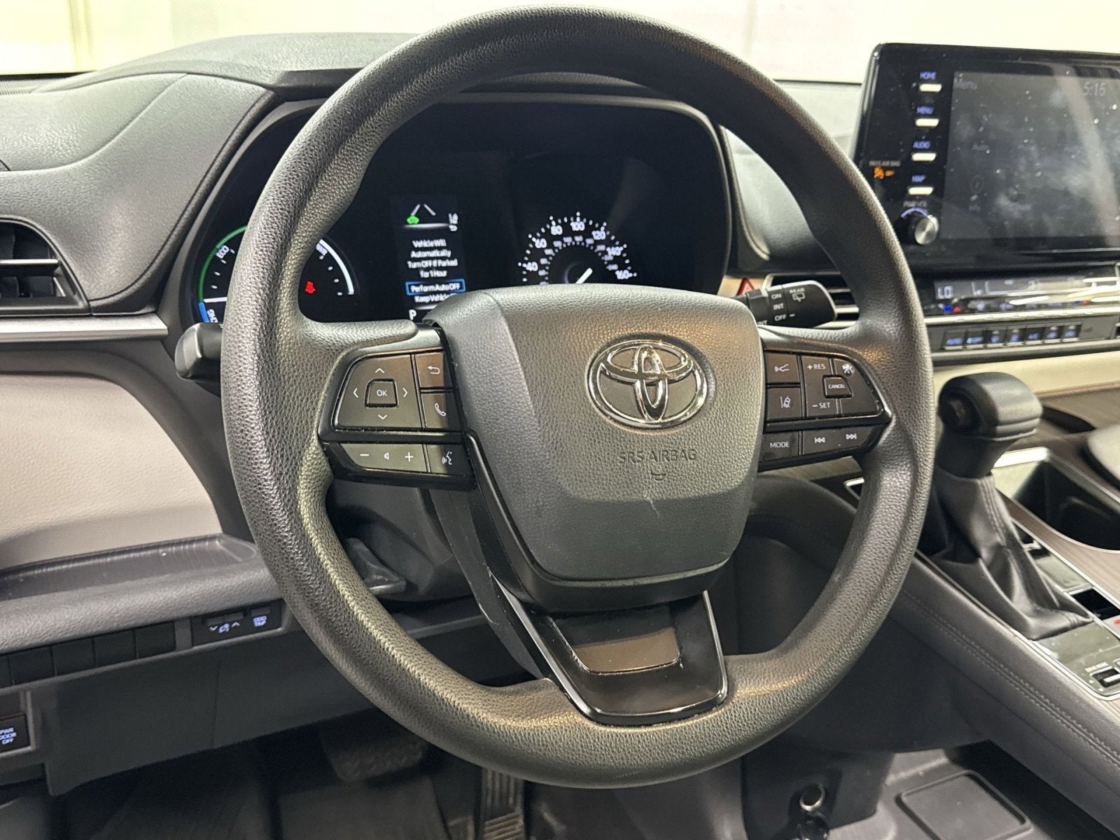 2023 Toyota Sienna LE