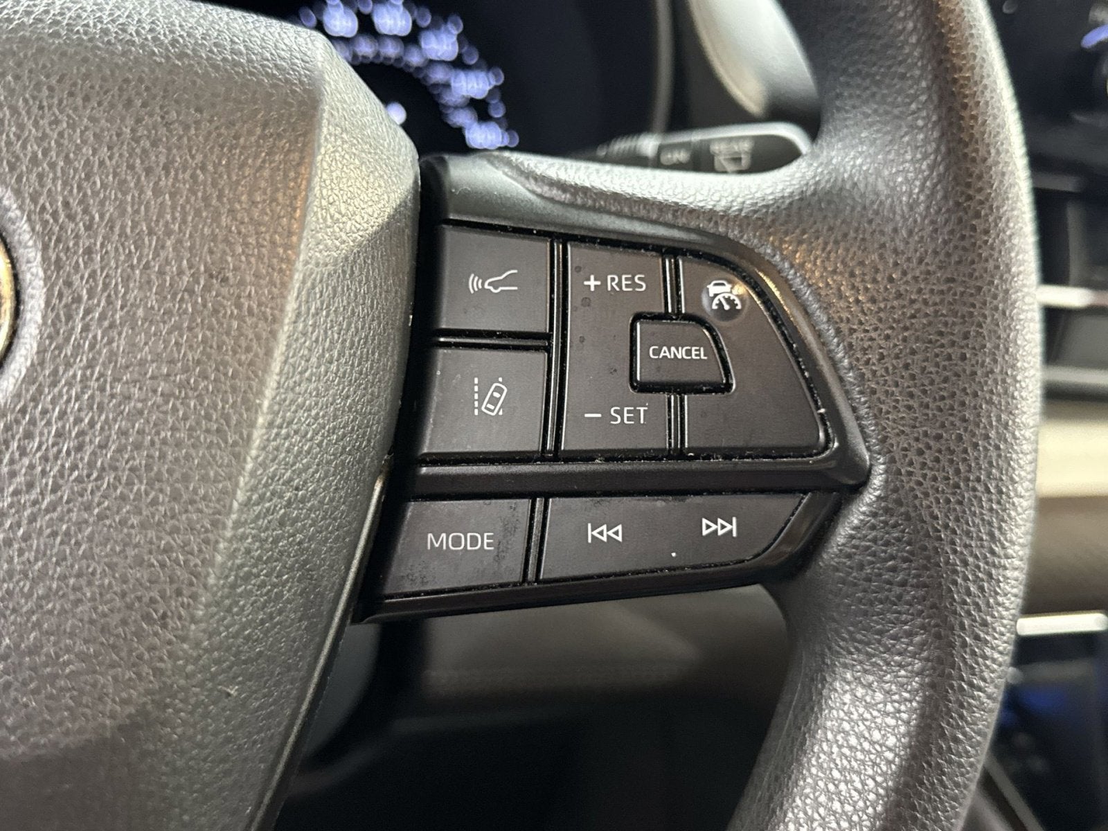 2023 Toyota Sienna LE