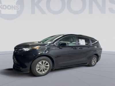 2023 Toyota Sienna LE