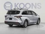 2025 Toyota Sienna LE