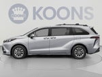 2025 Toyota Sienna LE