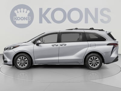 2025 Toyota Sienna LE