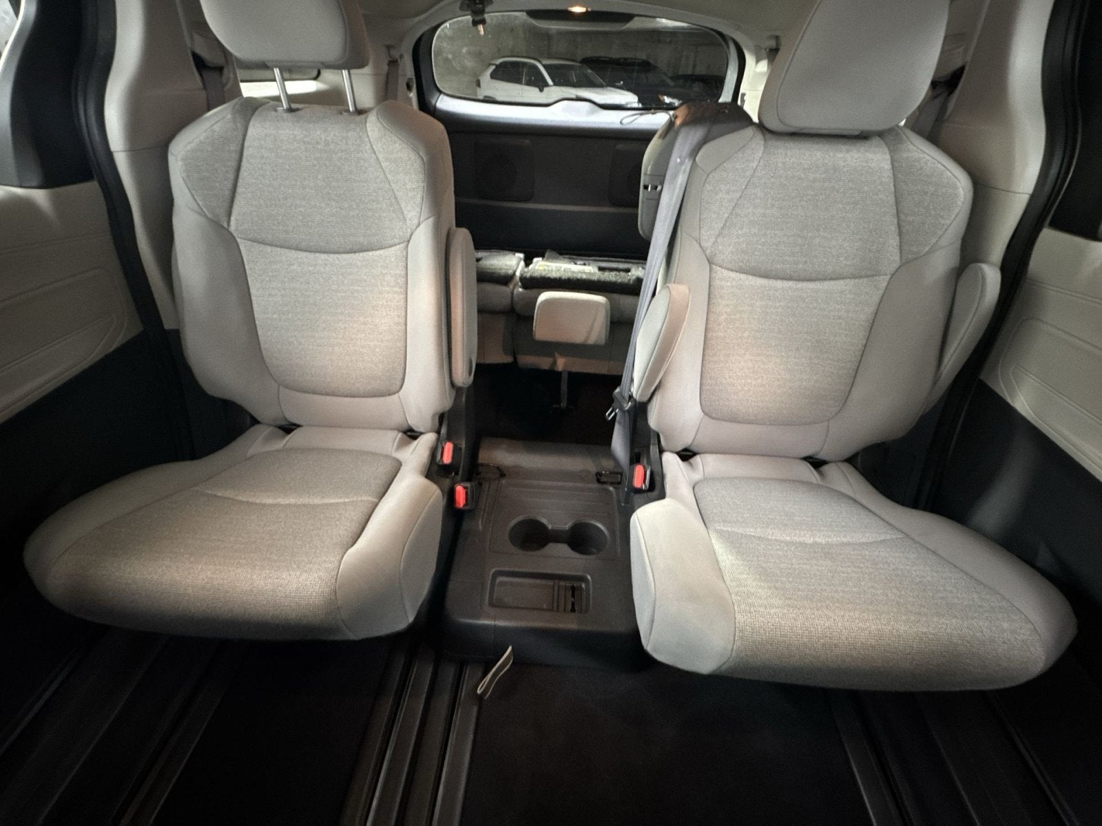2024 Toyota Sienna LE