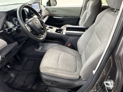 2024 Toyota Sienna LE