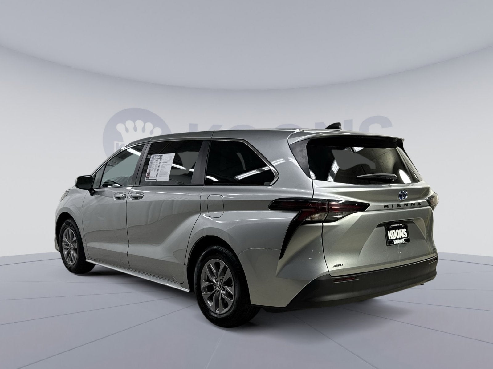 2024 Toyota Sienna LE