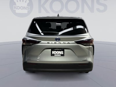 2024 Toyota Sienna LE