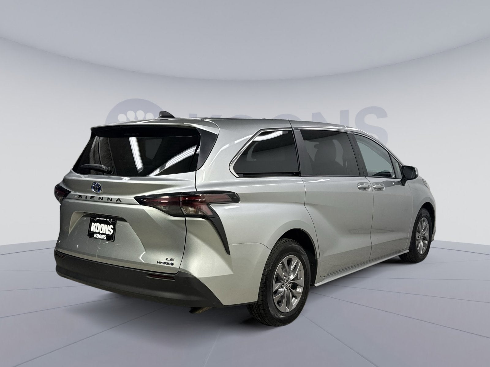 2024 Toyota Sienna LE
