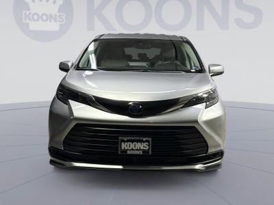 2024 Toyota Sienna LE