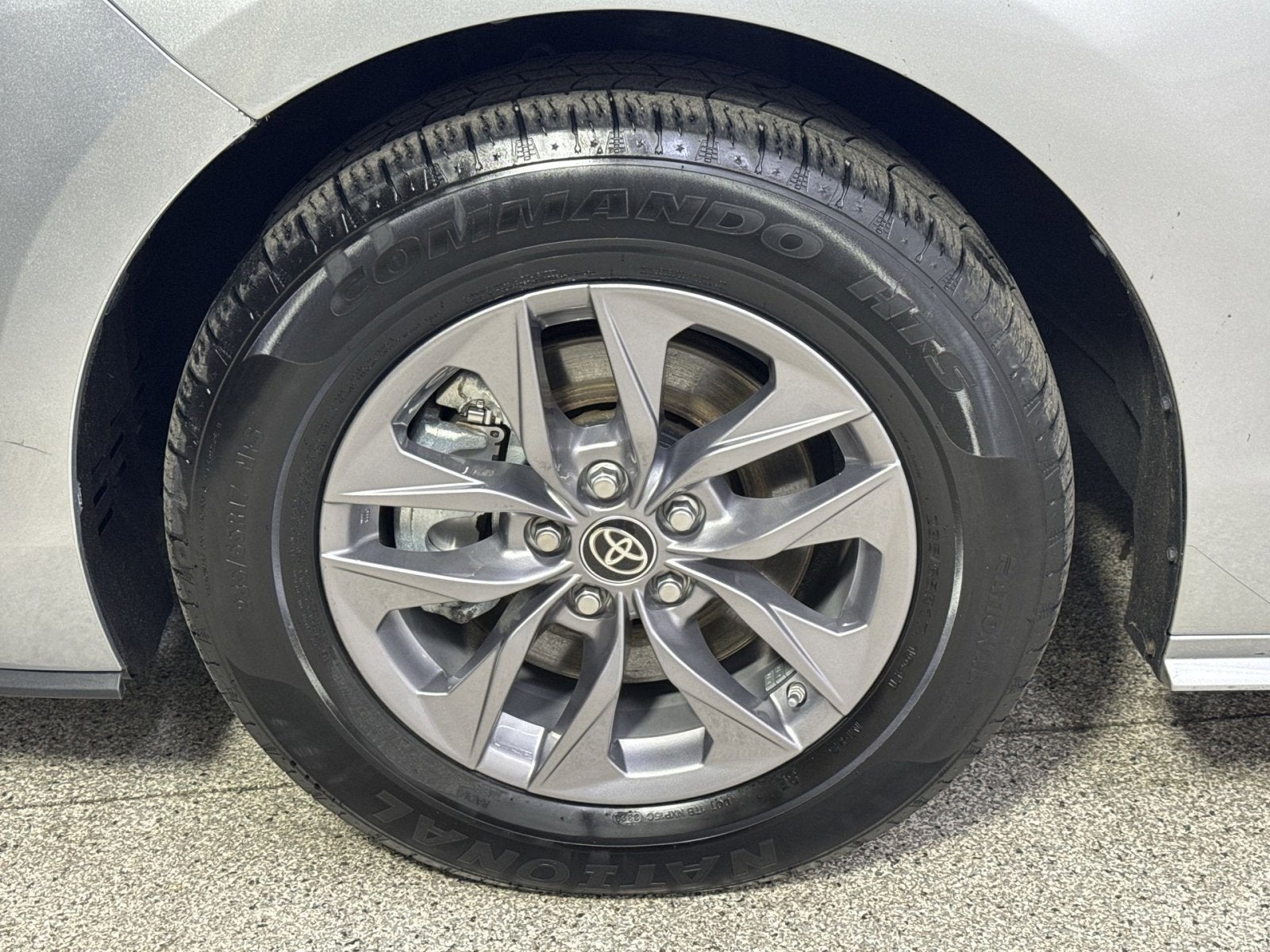 2024 Toyota Sienna LE