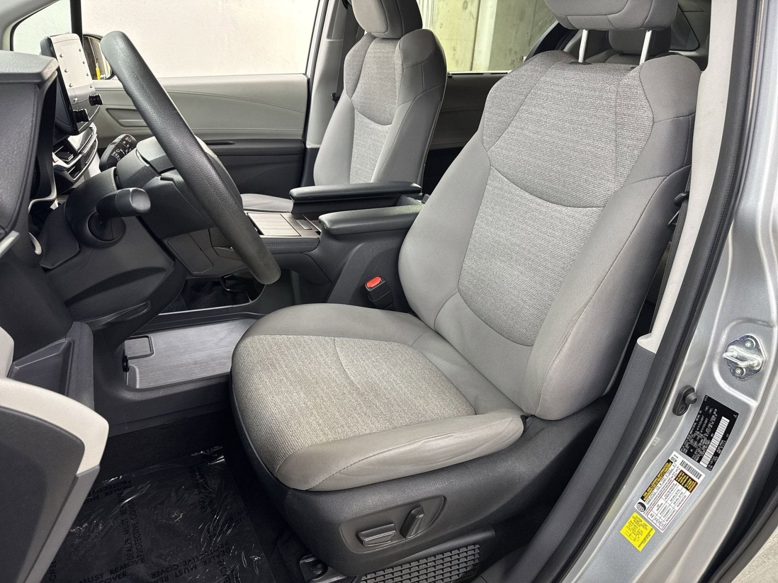 2024 Toyota Sienna LE