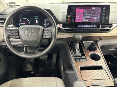 2024 Toyota Sienna LE