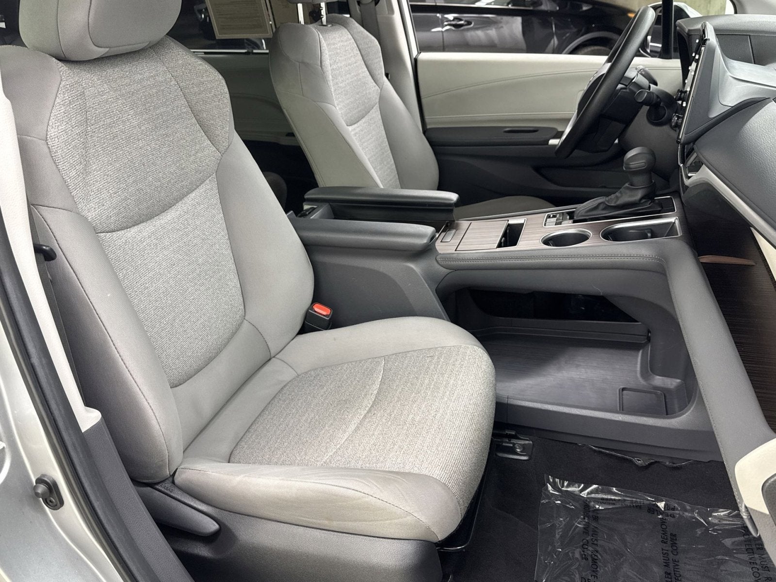 2024 Toyota Sienna LE