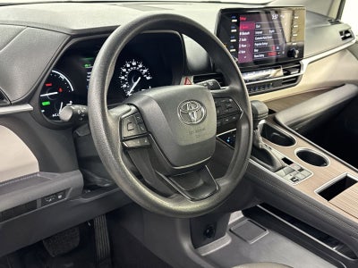 2024 Toyota Sienna LE