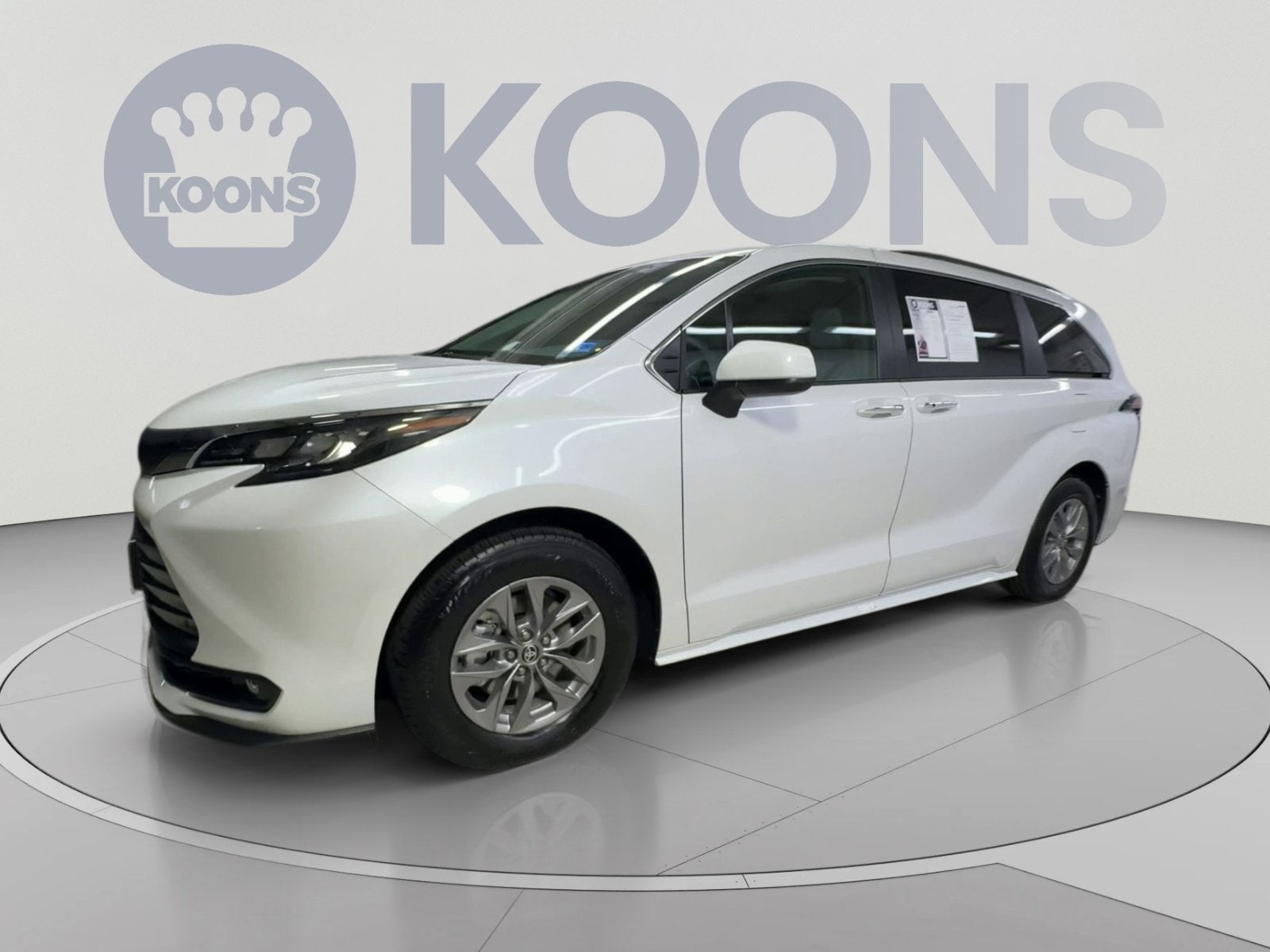 2026 Toyota Sienna XLE