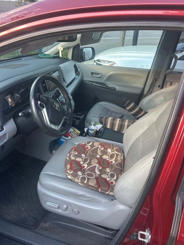 2018 Toyota Sienna XLE