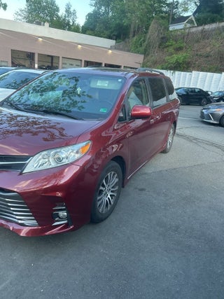 2018 Toyota Sienna XLE