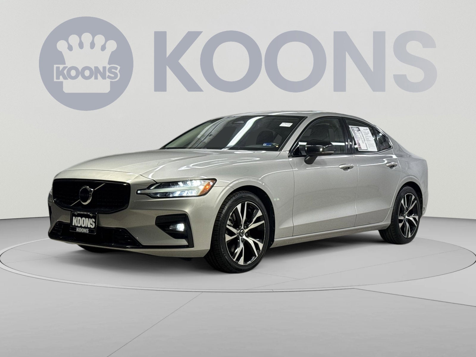 2024 Volvo S60 B5 Core Dark Theme