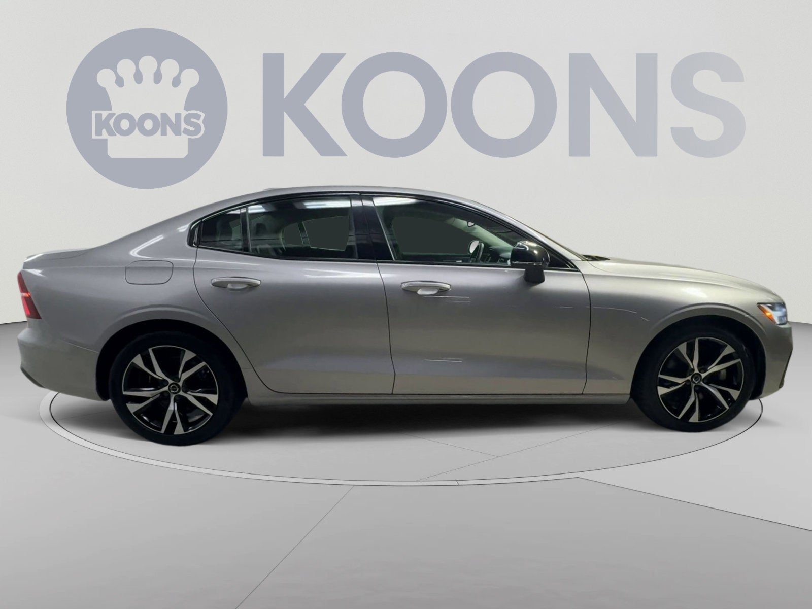 2024 Volvo S60 B5 Core Dark Theme