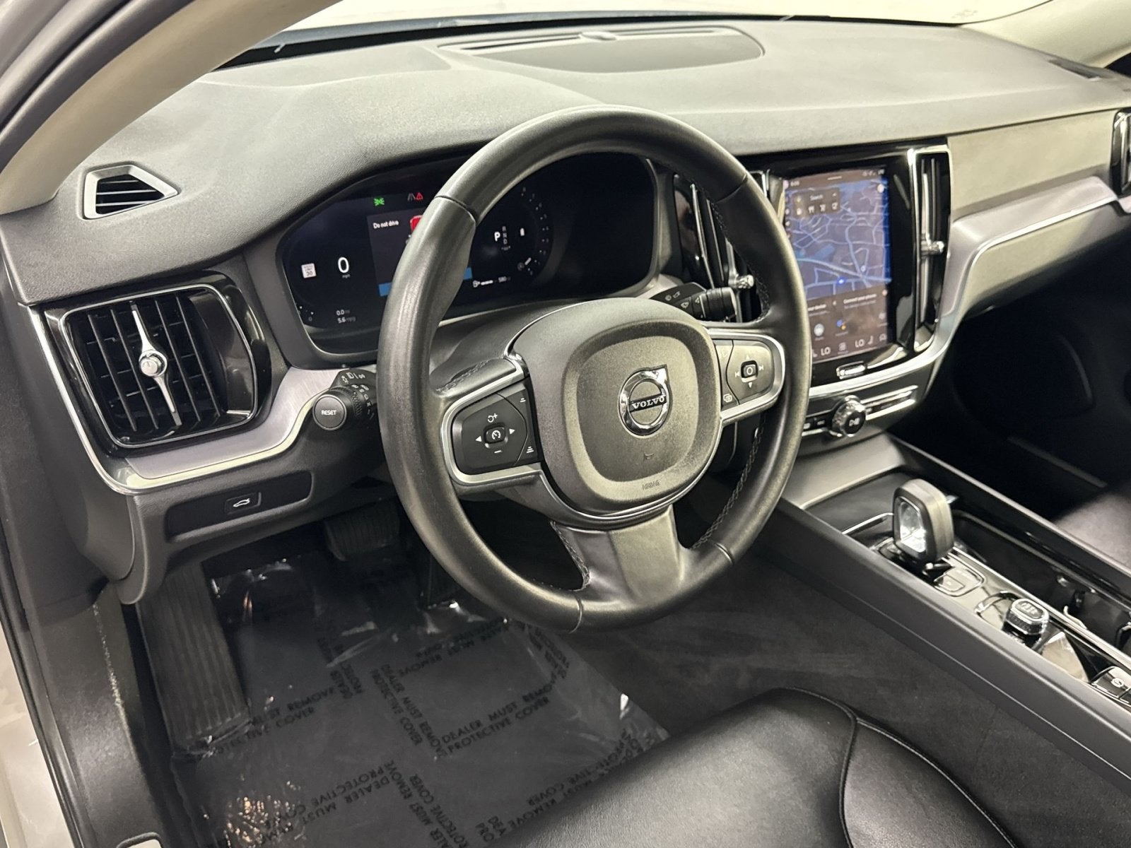 2024 Volvo S60 B5 Core Dark Theme