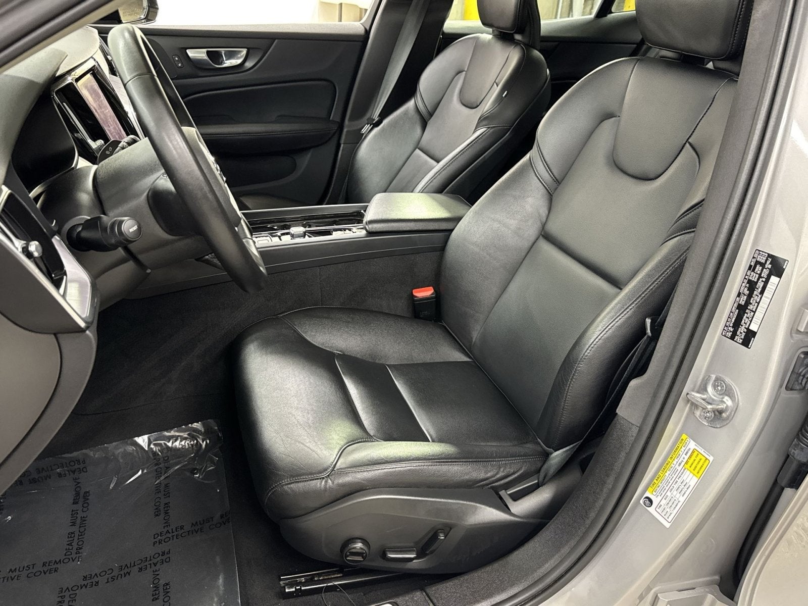 2024 Volvo S60 B5 Core Dark Theme