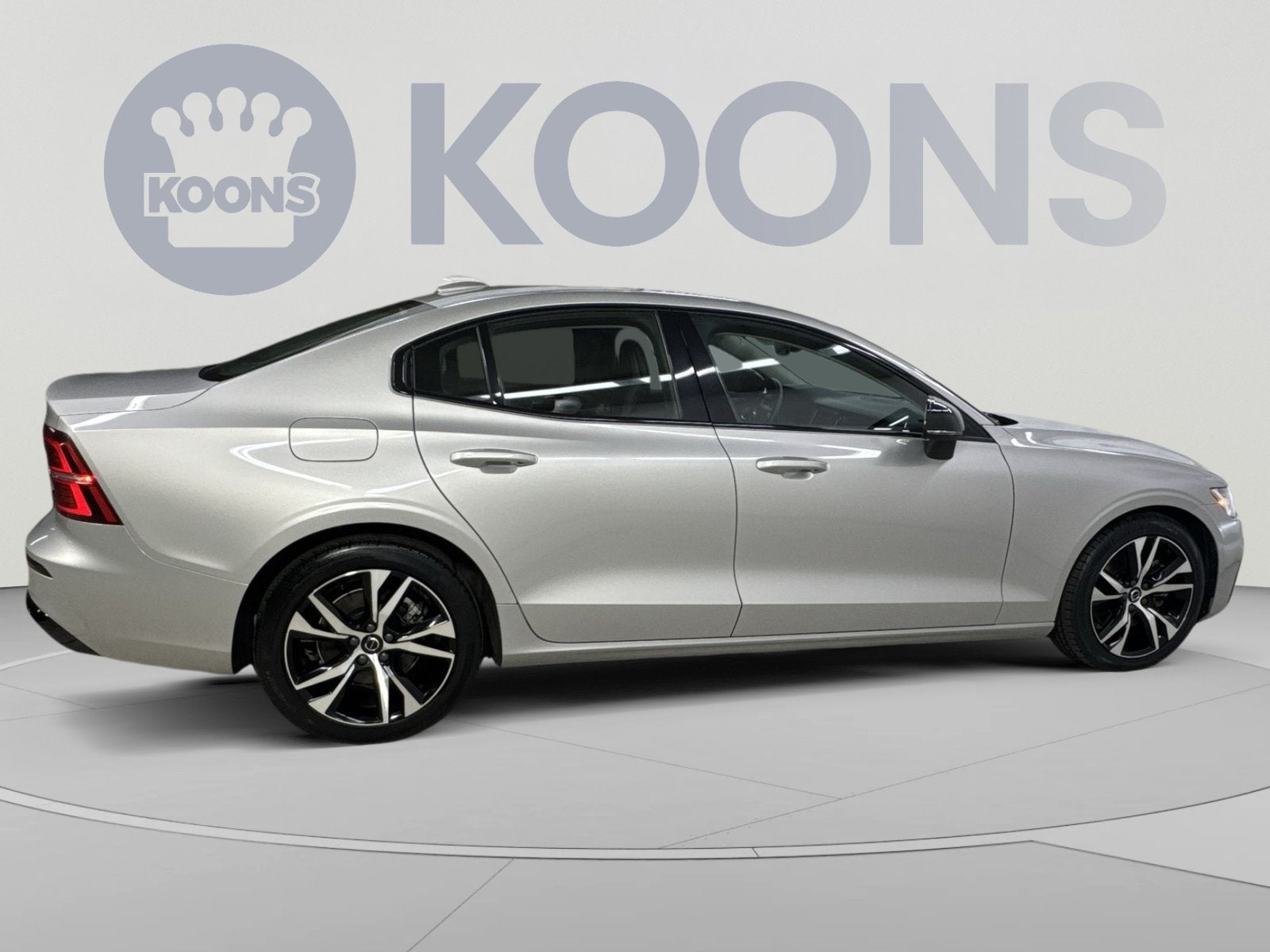 2024 Volvo S60 B5 Core Dark Theme