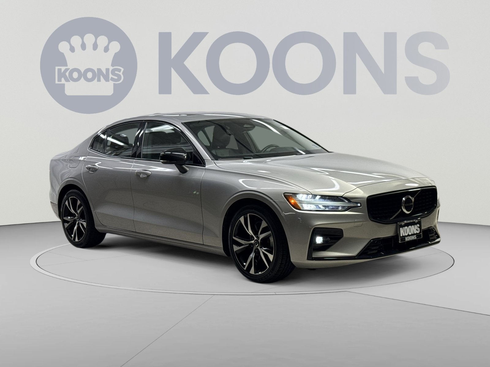 2024 Volvo S60 B5 Core Dark Theme