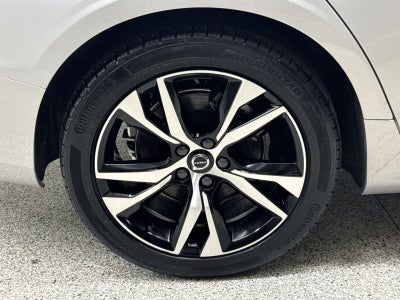 2024 Volvo S60 B5 Core Dark Theme