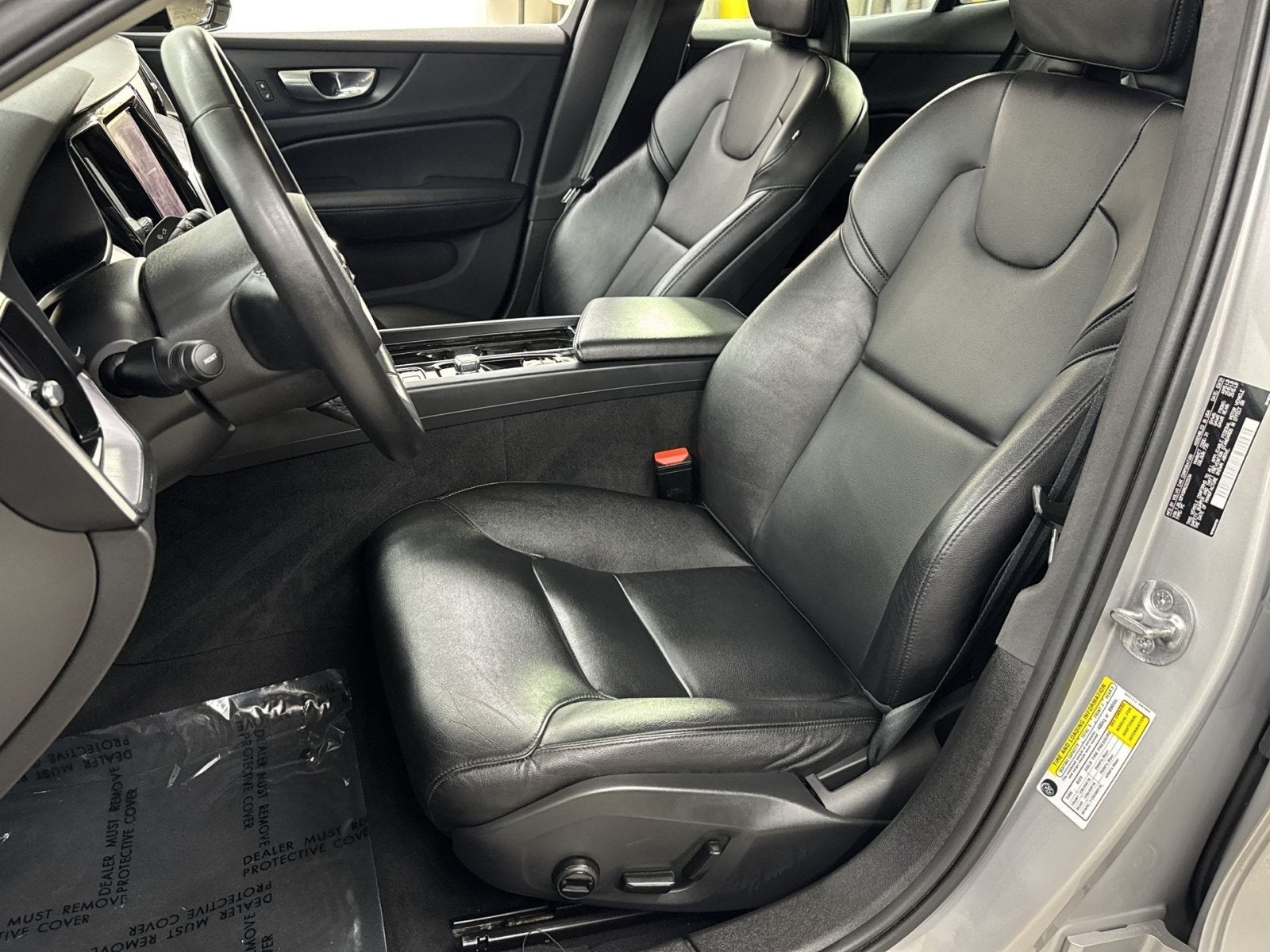 2024 Volvo S60 B5 Core Dark Theme