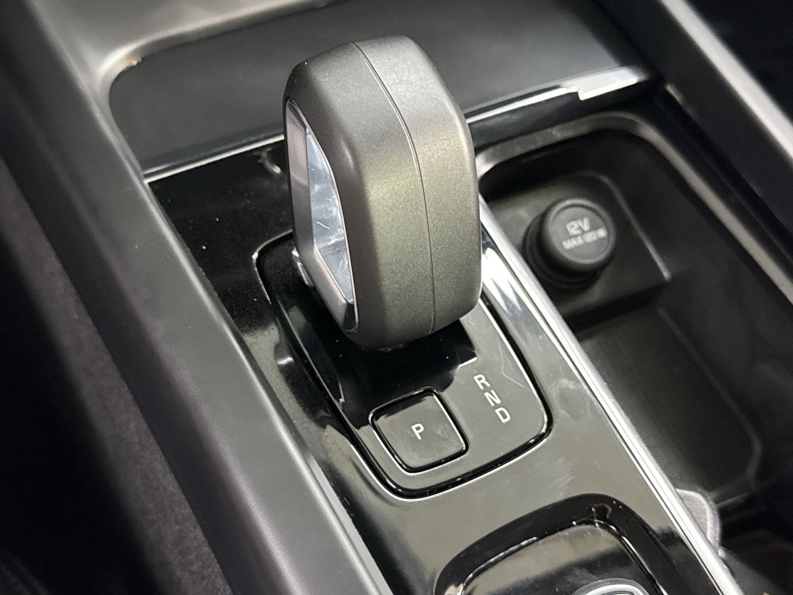 2024 Volvo S60 B5 Core Dark Theme