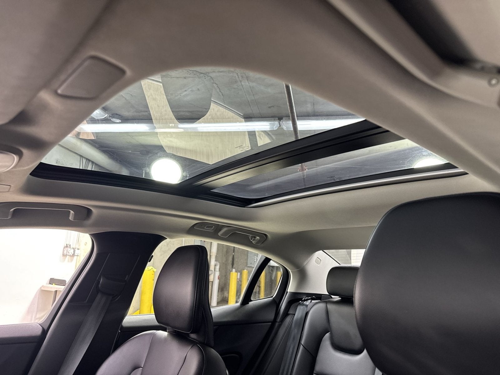 2024 Volvo S60 B5 Core Dark Theme