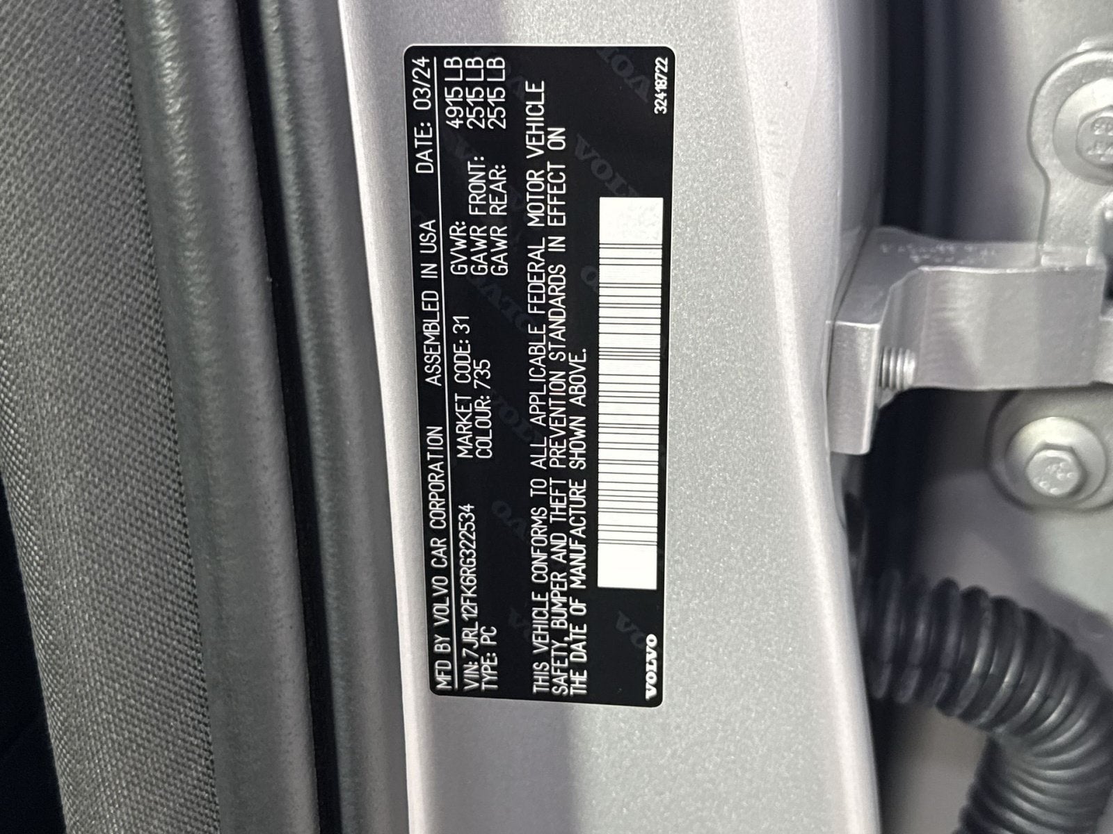 2024 Volvo S60 B5 Core Dark Theme