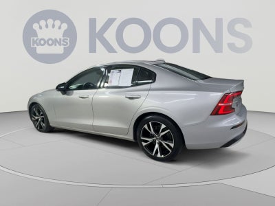 2024 Volvo S60 B5 Core Dark Theme