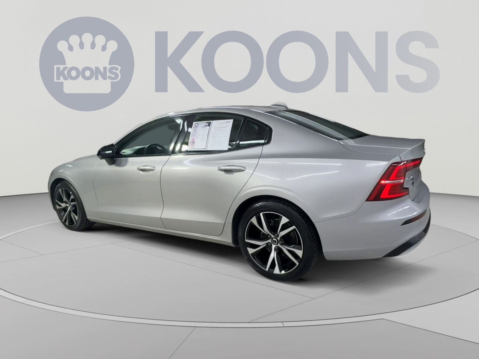 2024 Volvo S60 B5 Core Dark Theme