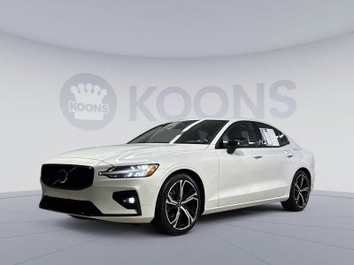 2024 Volvo S60 B5 Plus Dark Theme
