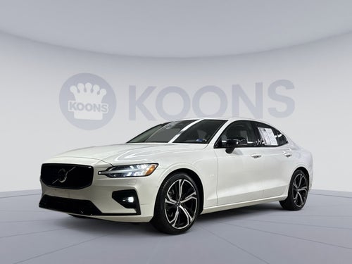 2024 Volvo S60 B5 Plus Dark Theme
