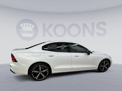 2024 Volvo S60 B5 Plus Dark Theme