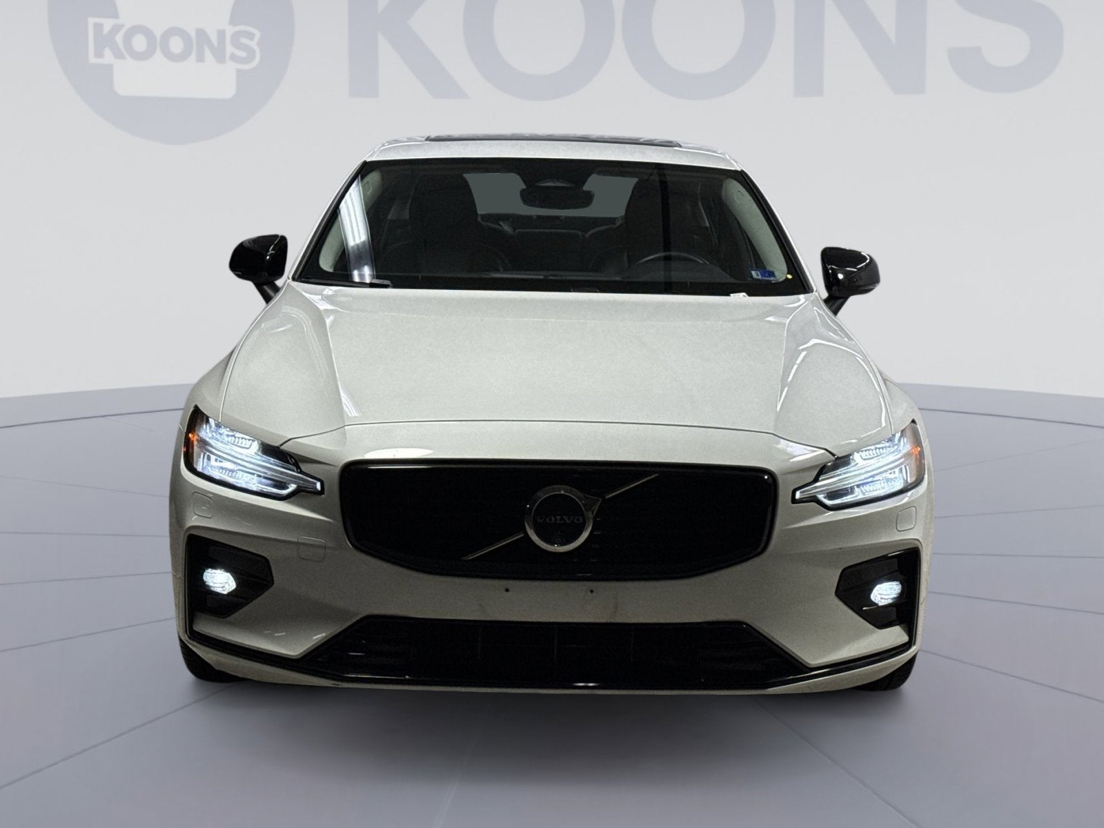 2024 Volvo S60 B5 Plus Dark Theme