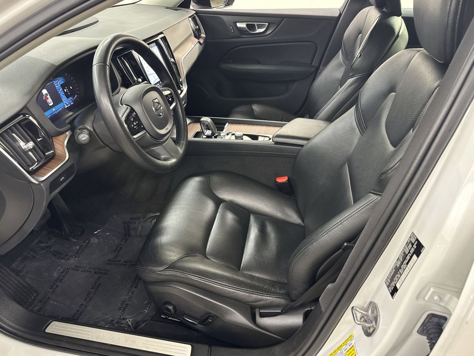2024 Volvo S60 B5 Plus Dark Theme