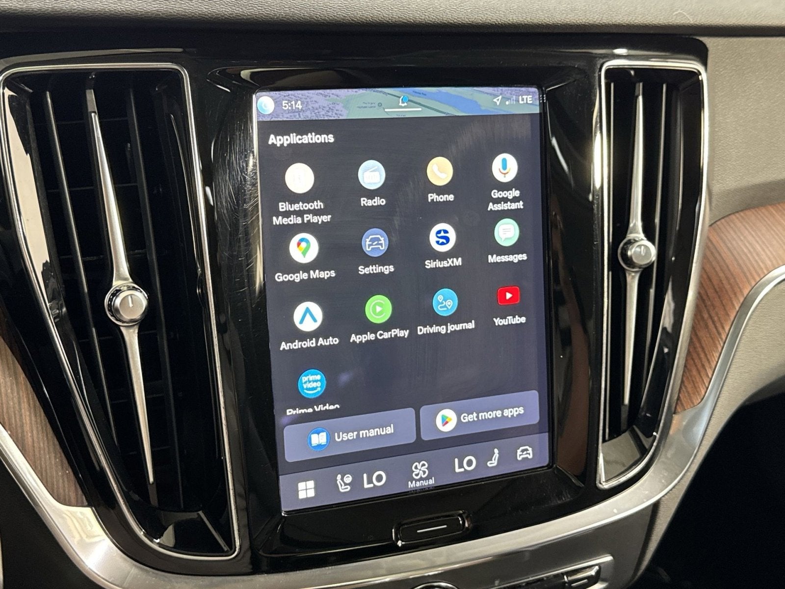 2024 Volvo S60 B5 Plus Dark Theme