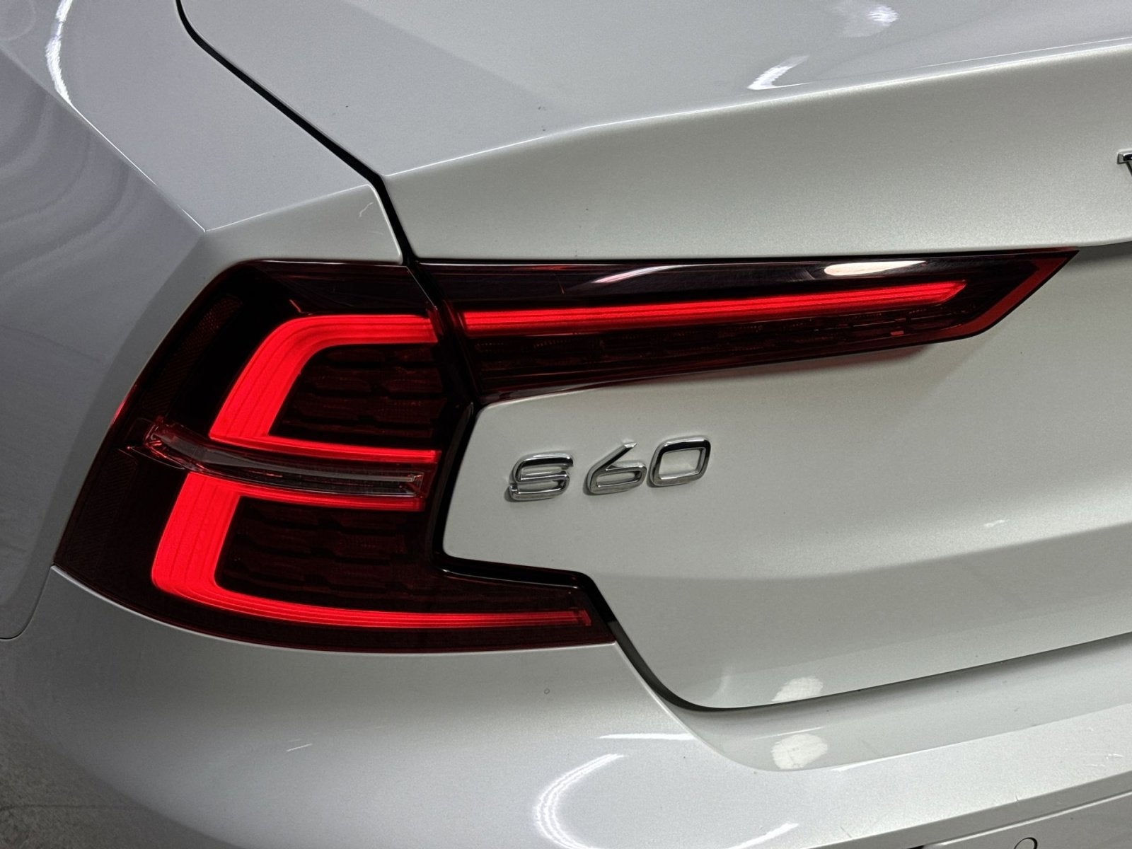 2024 Volvo S60 B5 Plus Dark Theme