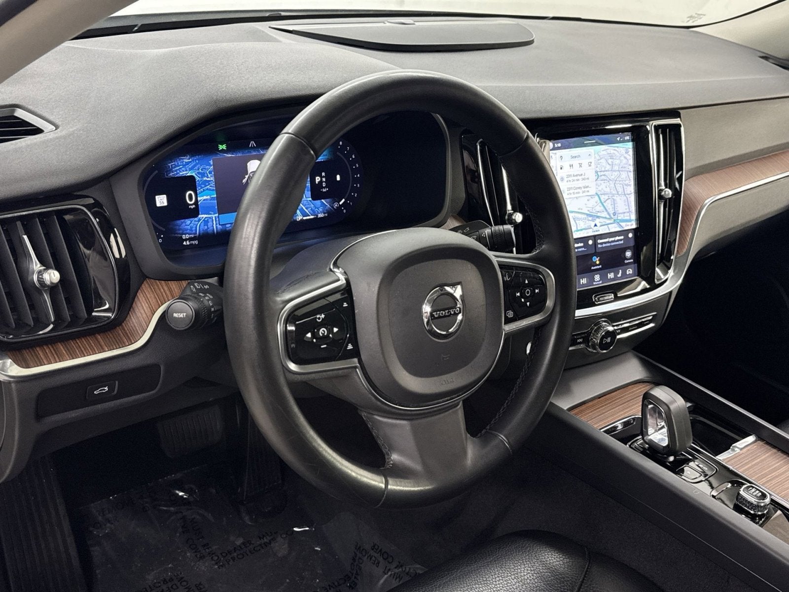 2024 Volvo S60 B5 Plus Dark Theme