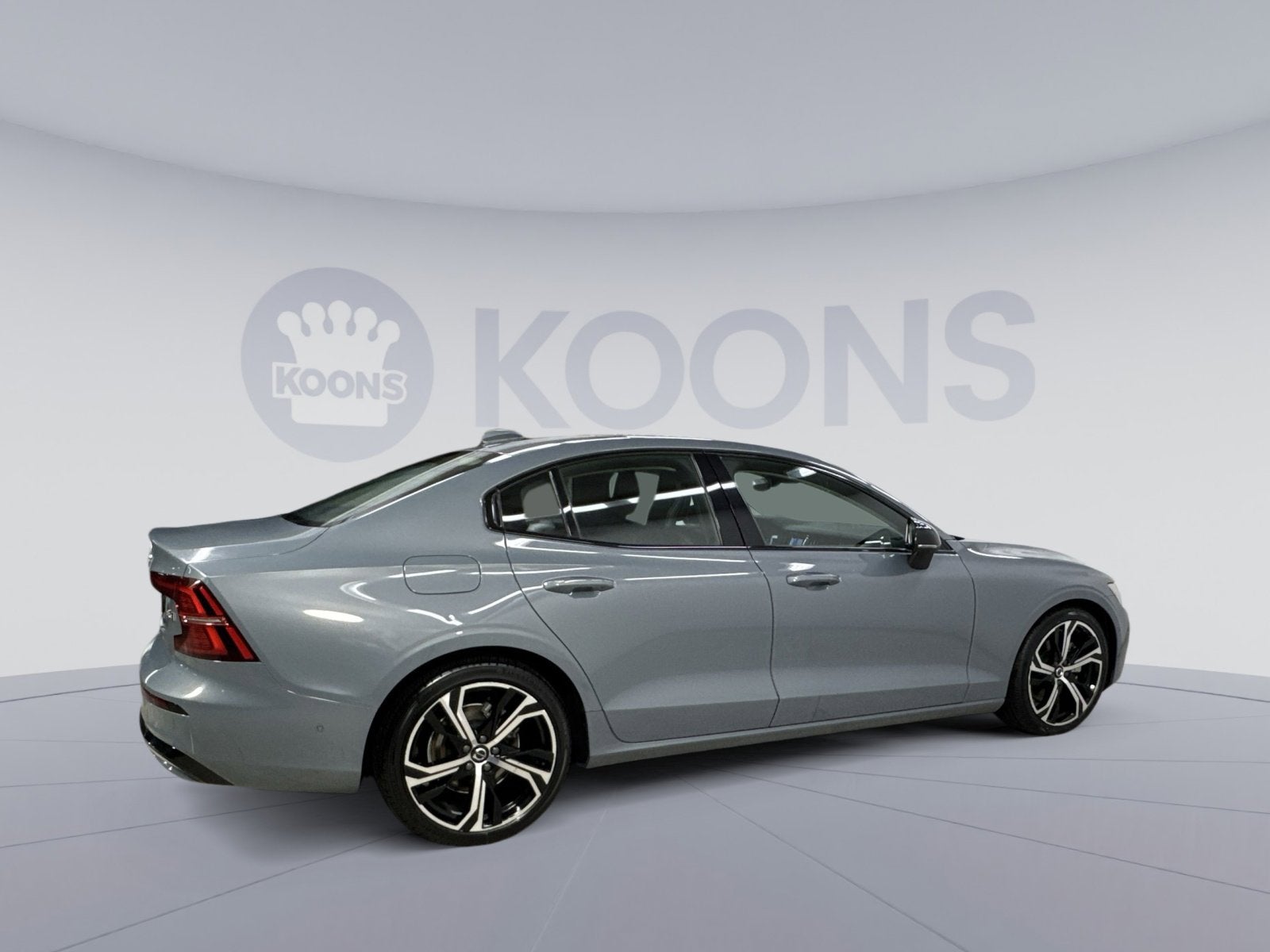 2024 Volvo S60 B5 Plus Dark Theme
